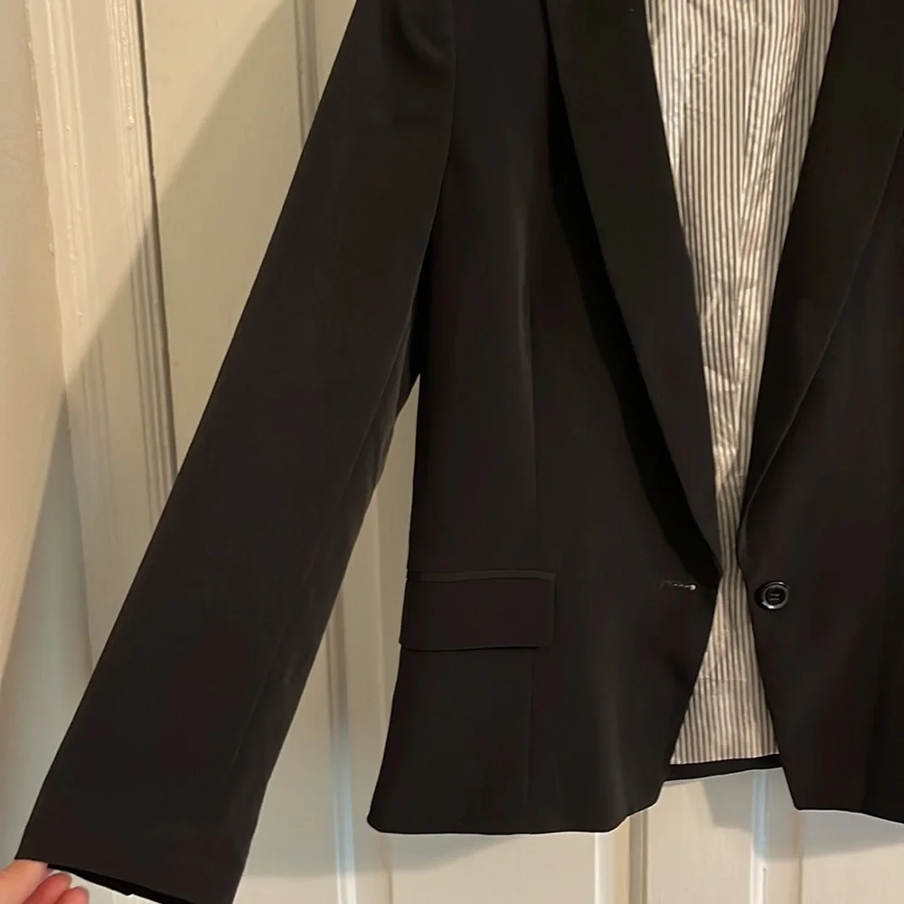 Banana Republic blazer, size 8! Great condition! - Picture 5 of 7